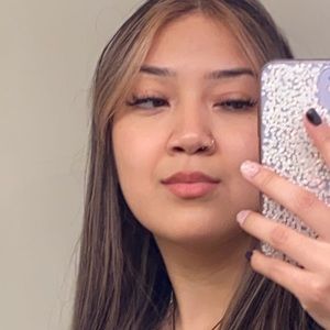 Meet your Posher, Casandra